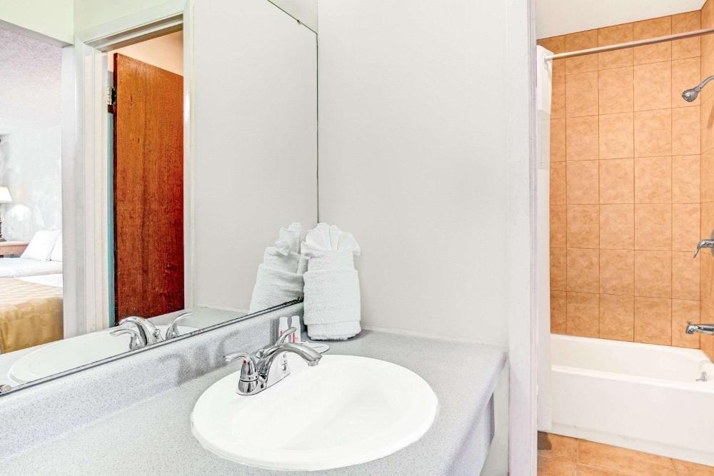 Room image 2
