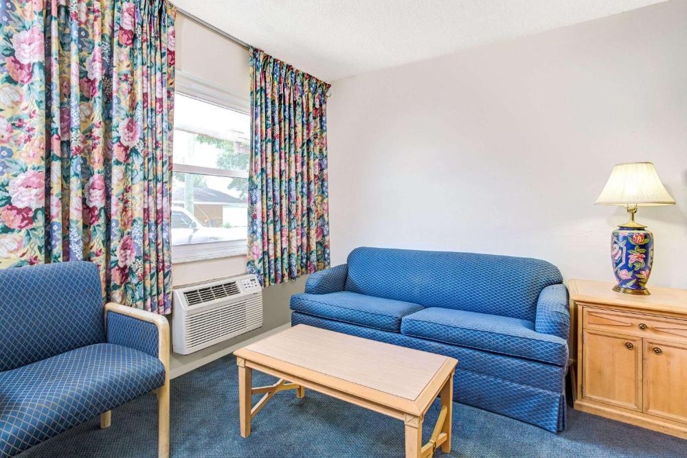 Room image 3