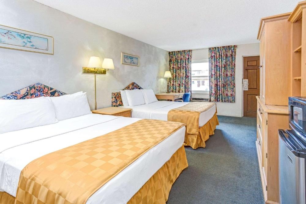 Queen Room with Two Queen Beds - Disability Access